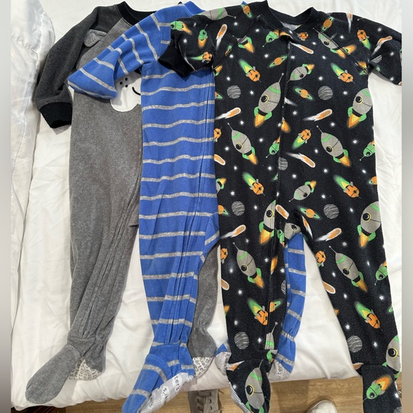 3-12 months boys onesies. Carters and just one you brand - Picture 1 of 10